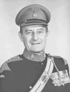 Lt Gen Sir Robin Carnegie, KCB, OBE, Col of the Regt - QOH